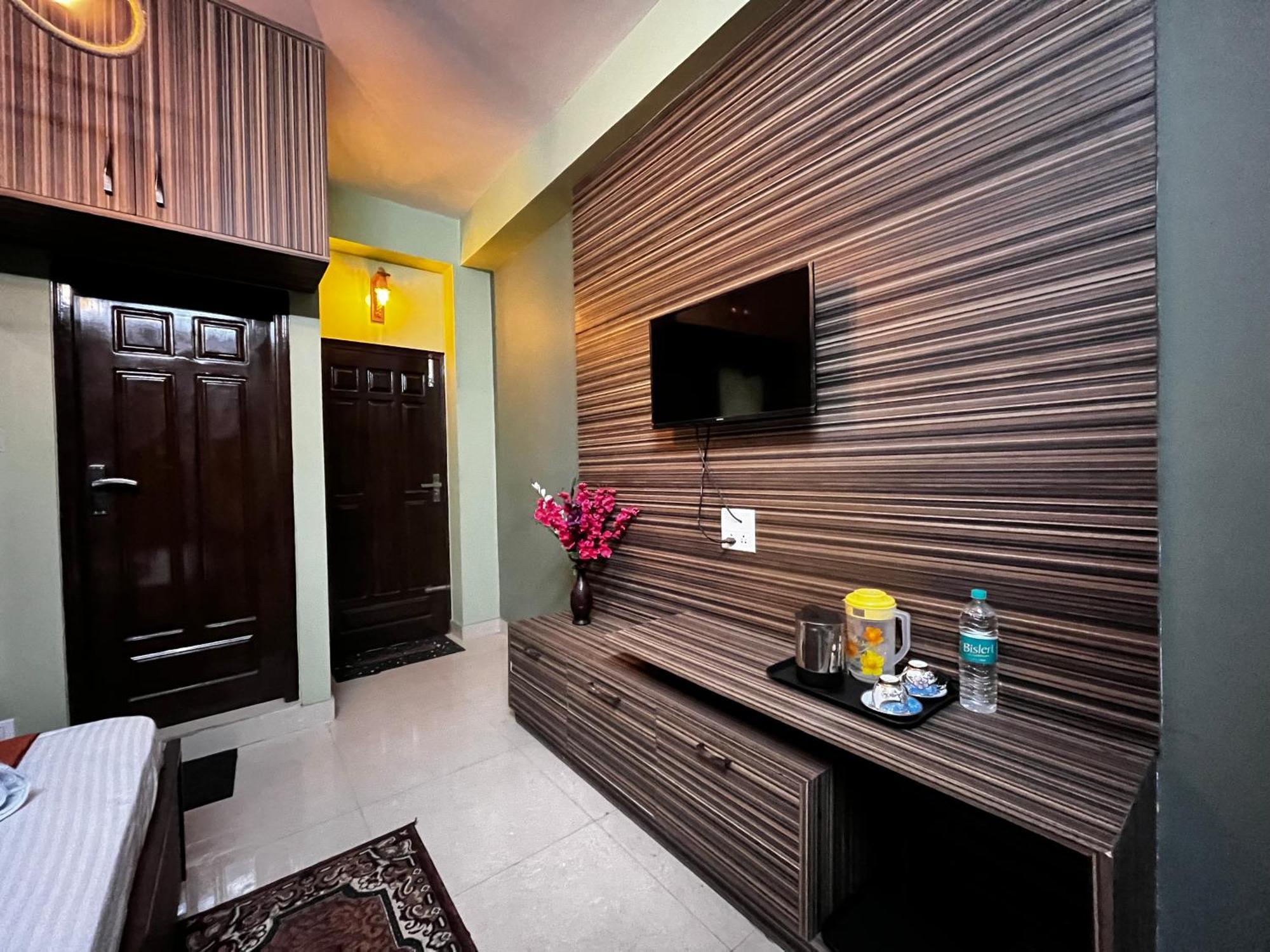 Puri'S Bnb Shimla Exterior photo